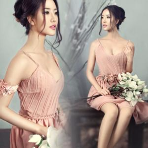 伴娘礼服与发型搭配技巧