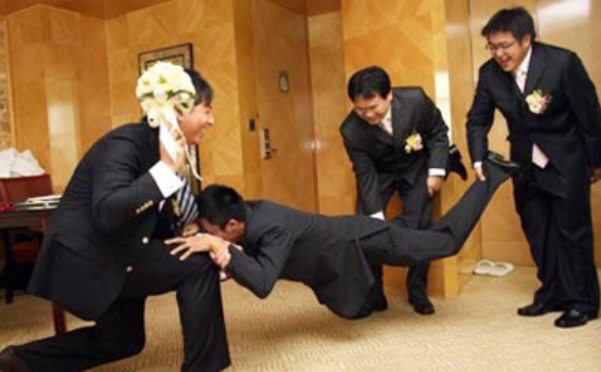 迎亲时怎么为难新郎