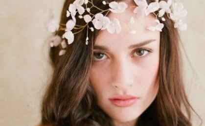 简单小清新伴娘发型