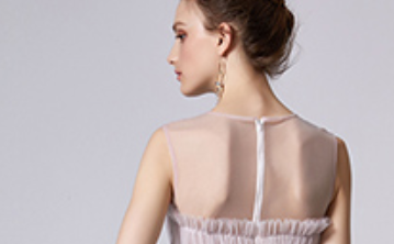 女生订婚穿什么衣服