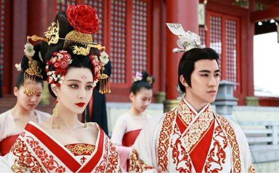 古时候结婚穿什么