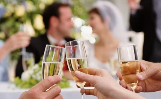 给新郎新娘敬酒说什么比较好