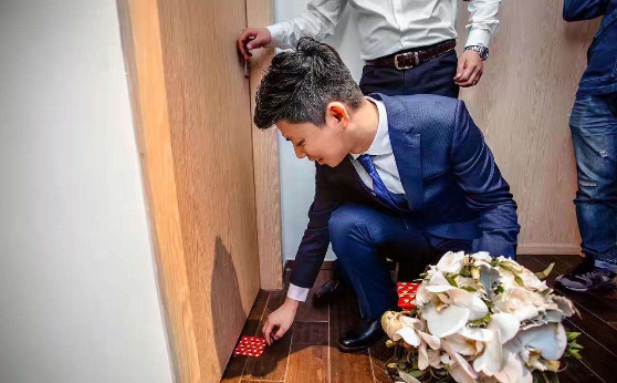 新郎接新娘玩什么游戏