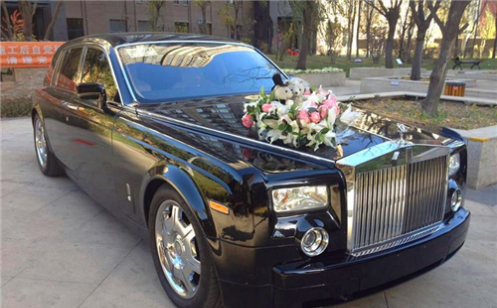 租一辆劳斯莱斯当婚车多少钱
