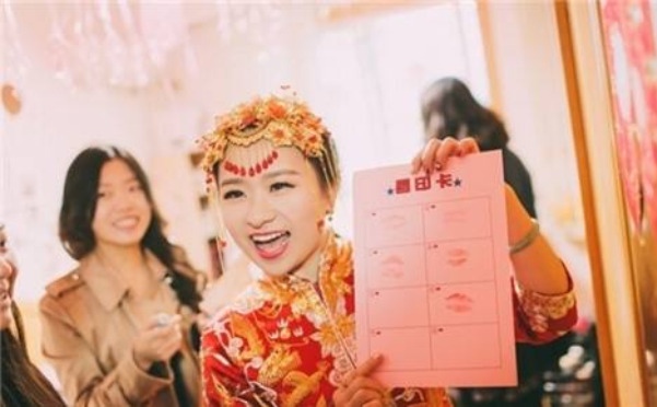 新郎如何应付婚礼堵门环节