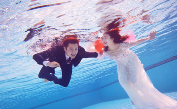 拍摄水下婚纱照注意事项