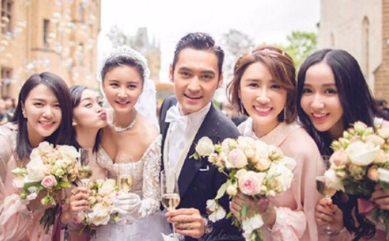 挑选伴娘礼服要注意什么