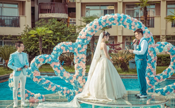 婚礼司仪怎么选