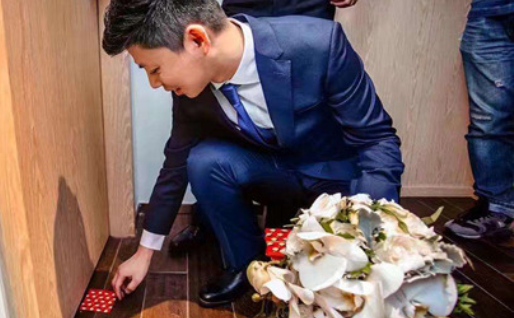 有趣的婚礼堵门游戏推荐