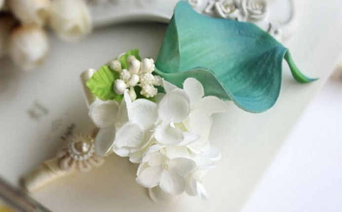 结婚胸花佩带 新郎胸花类型