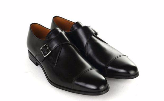 如何挑选合适的婚鞋,新郎皮鞋的款式选择