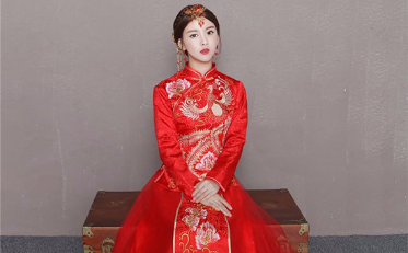 新婚敬酒礼服款式 如何挑选新娘敬酒礼服-长沙婚礼策划