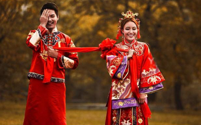 中式婚礼服装有哪几种 中式婚礼服装叫什么