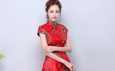 准新娘该如何挑选旗袍婚纱,旗袍婚纱颜色推荐-蜜匠婚礼