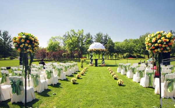 选择草坪婚宴需要注意什么 草坪婚礼注意事项