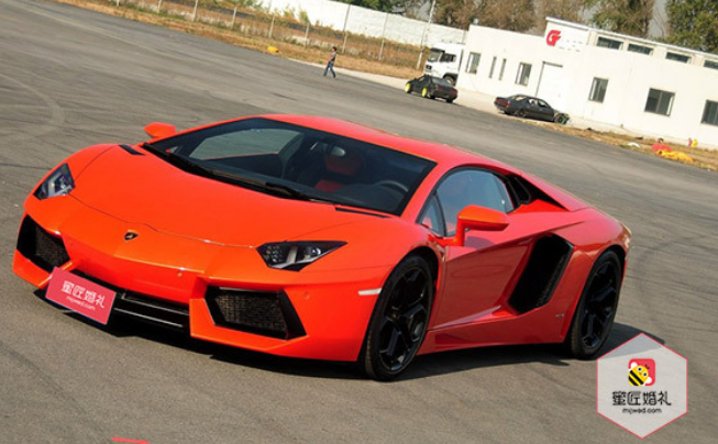 兰博基尼婚车多少钱一天 兰博基尼婚车租赁价格