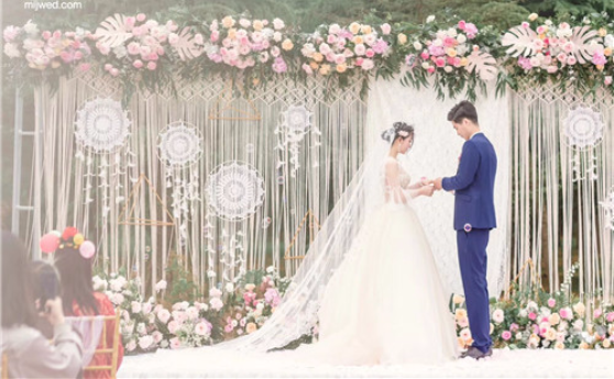 订婚男方要准备什么 订婚有哪些程序-蜜匠婚礼