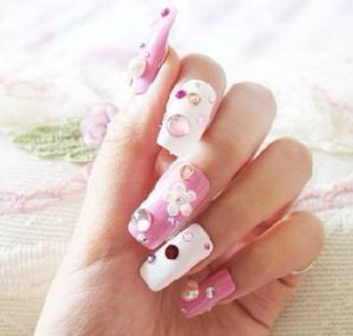 适合拍婚纱照的指甲 拍婚纱做什么颜色指甲