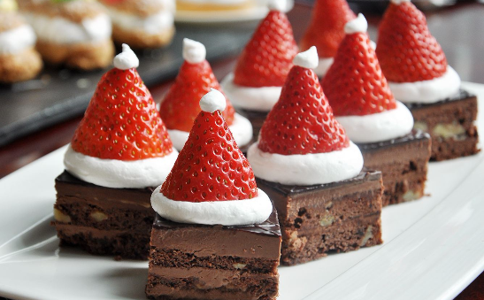 婚礼甜品一般放哪些比较好【婚庆公司蜜匠婚礼】