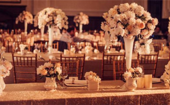 如何选择婚宴场地大小 如何选择婚宴餐桌风格-蜜匠婚礼