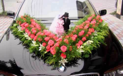 黑色婚车扎花爱心 黑色婚车扎花攻略