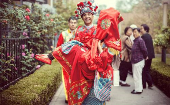 常见婚礼的习俗有哪些 结婚当天的婚礼习俗介绍-蜜匠婚礼