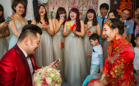 结婚当天的趣味拦门游戏 教你如何活跃婚礼气氛-蜜匠婚礼