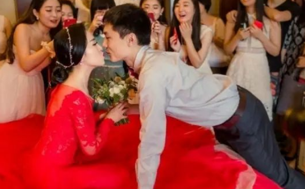 新婚礼闹洞房游戏 选几款好玩的闹洞房游戏用吧-蜜匠婚礼