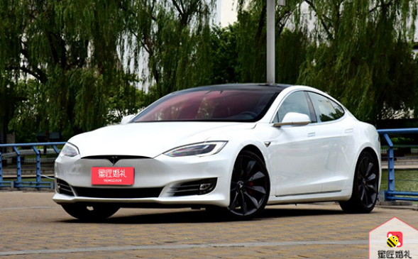 2018年特斯拉婚车一天多少钱 特斯拉婚车租赁价格一览表-蜜匠婚礼