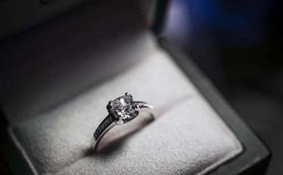 求婚戒指买什么品牌 求婚戒指怎么选