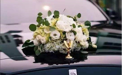 婚车装饰一般用什么花 婚车装饰扎花方法教程