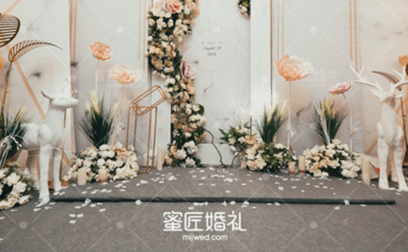 幽默顺口溜婚礼主持词 如何让婚礼充满喜庆