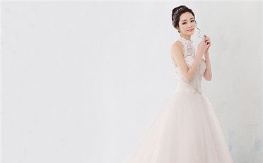 什么是小拖尾婚纱 小拖尾婚纱如何搭配