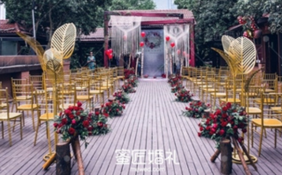 较新婚礼跟妆师一天多少钱 选择跟妆师的时候注意事项