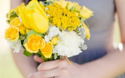 接到捧花后上台发言 接到手捧花的感动致辞