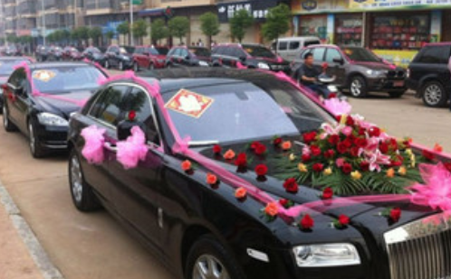 2019年保时捷婚车多少钱一天 怎么租结婚婚车