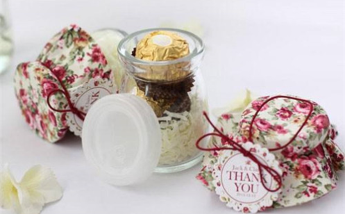 结婚喜糖什么时候买 喜糖盒8颗糖放什么好