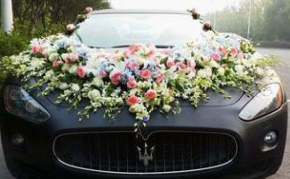 婚礼车队鲜花布置 这样布置才好显得好看