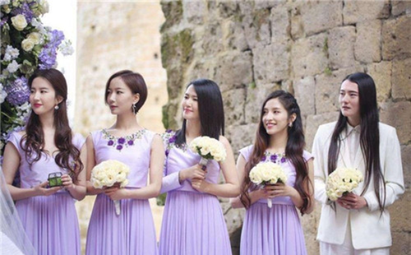 伴娘服如何挑选好 伴娘服长款还是短款好