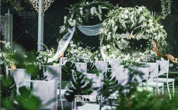 露天婚礼多少钱 露天婚礼布置效果图