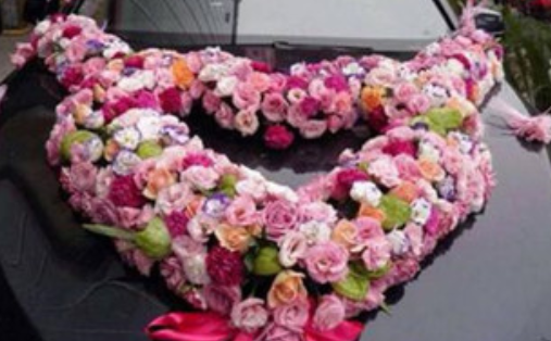 花店装饰婚车一般多少钱 婚车如何装饰