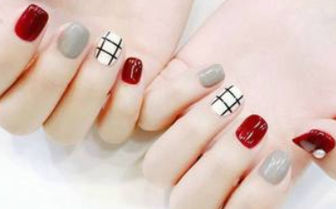拍婚纱照做什么美甲 适合拍婚纱照的美甲
