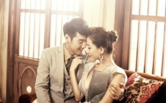 朋友新年新婚祝福词 同学新婚祝贺词怎么说