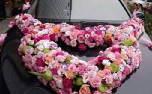 婚车扎花教程 婚车装扮注意事项