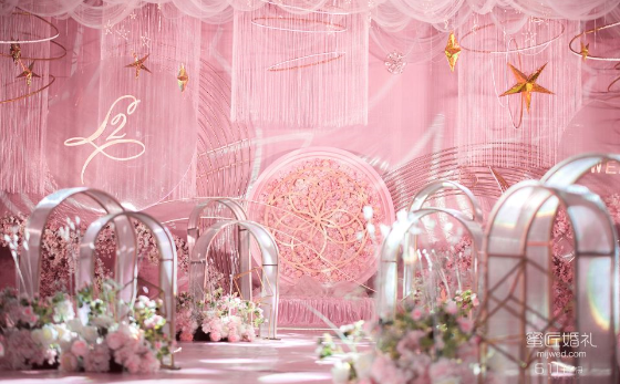 浪漫婚礼如何布置 浪漫婚礼现场布置效果图