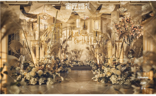 高档婚礼现场布置 酒店婚礼现场布置图片