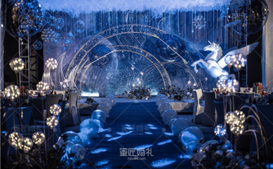 蓝紫色调主题婚礼布置 流行的主题婚礼颜色推荐