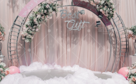 如何布置西式婚礼拱门 西式婚礼布置拱门