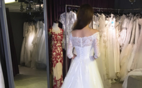 婚礼当天穿几套衣服 备几套衣服合适