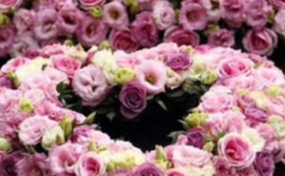 参加婚礼穿什么衣服合适 出席婚礼服装搭配推荐